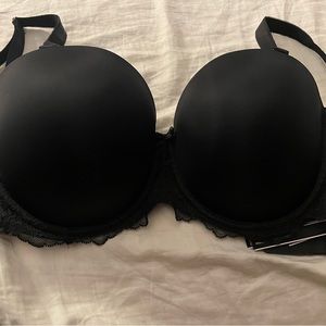 Victoria’s Secret bra size 36  DDD never been used dream angels